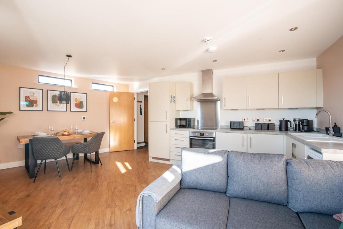 Boat House - Luxe With River View - Next To Harbour & Cafes * Bristol