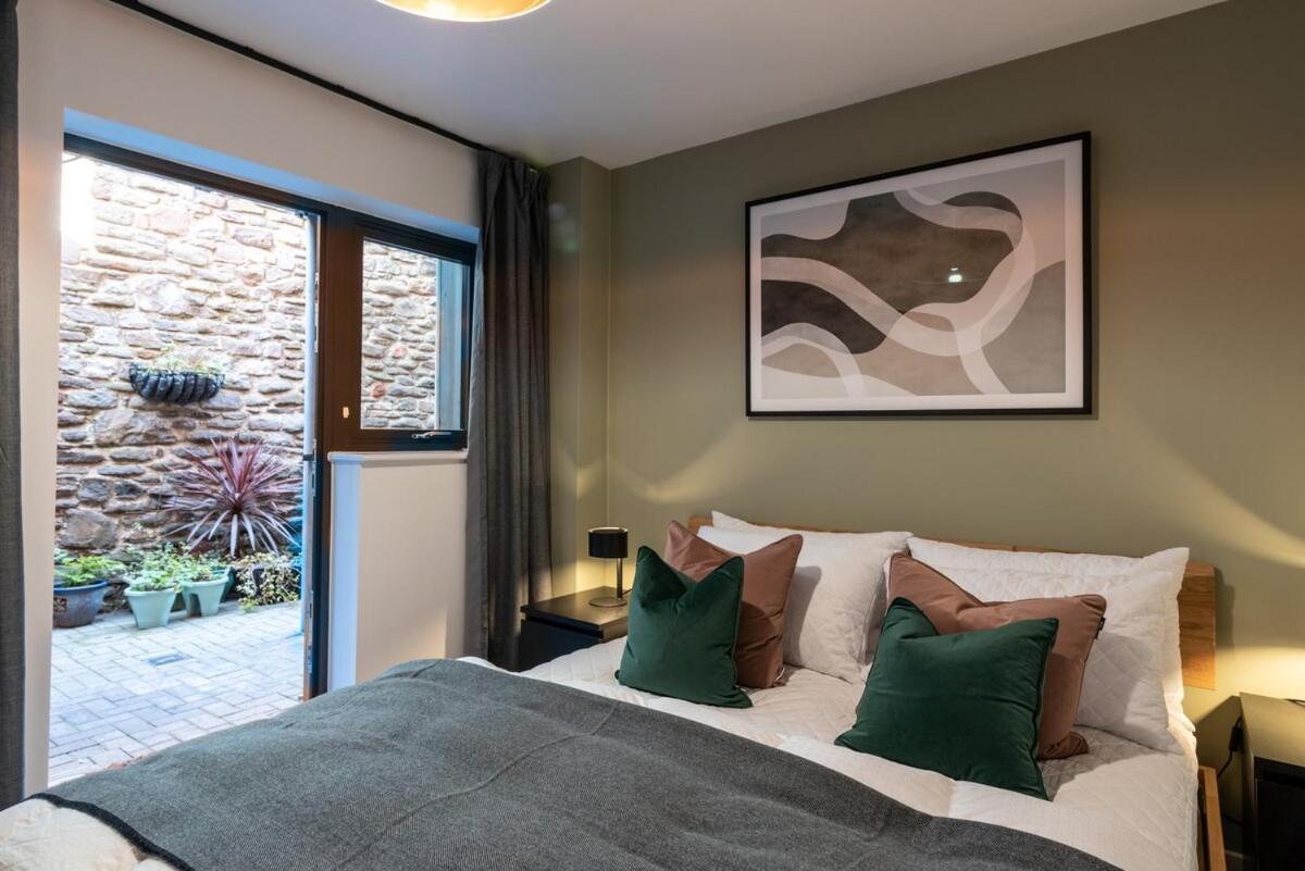 Boat House - Luxe With River View - Next To Harbour & Cafes Bristol